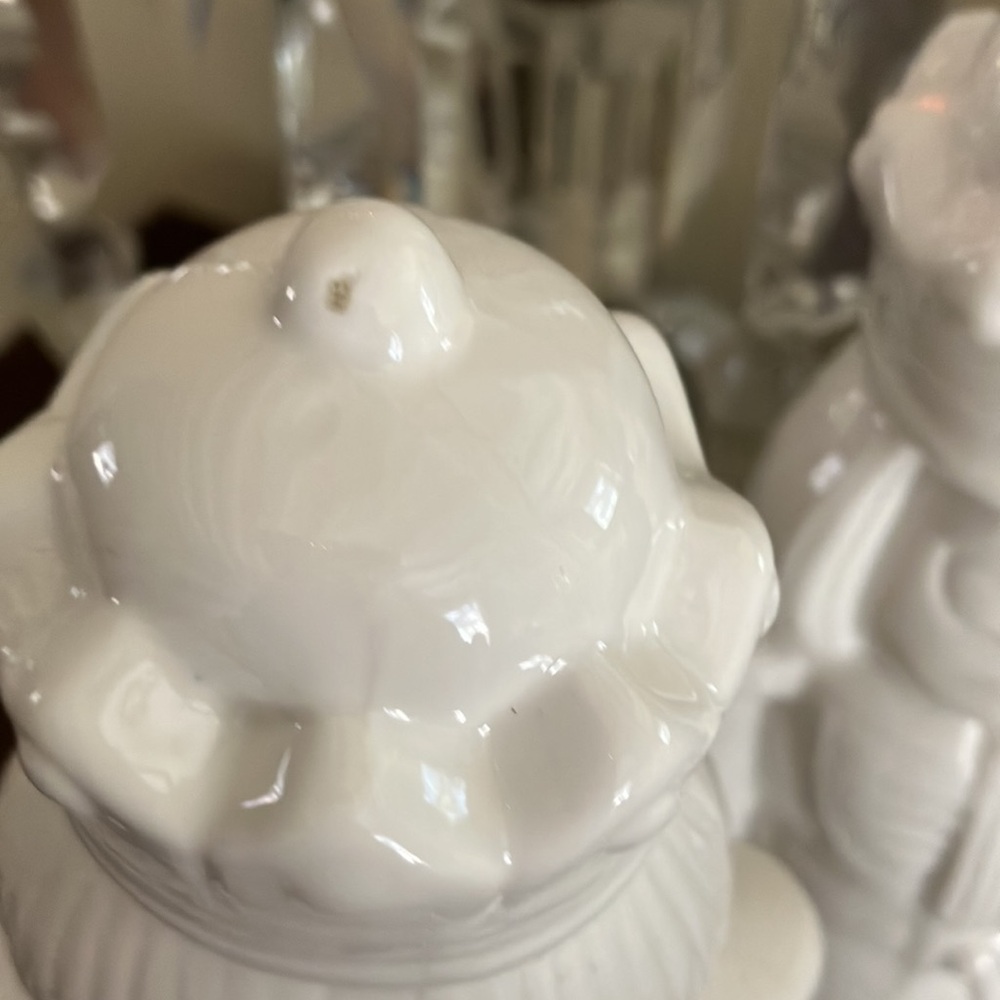 PAIR Winter White Blanc Ceramic Nutcrackers Toy Soldiers - Picture 6 of 10